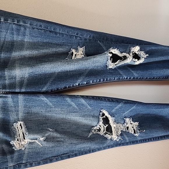 Distressed Jeans - Picture 2 of 6